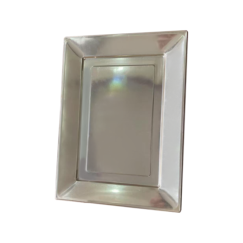 Engångsmatbricka i silver i PS