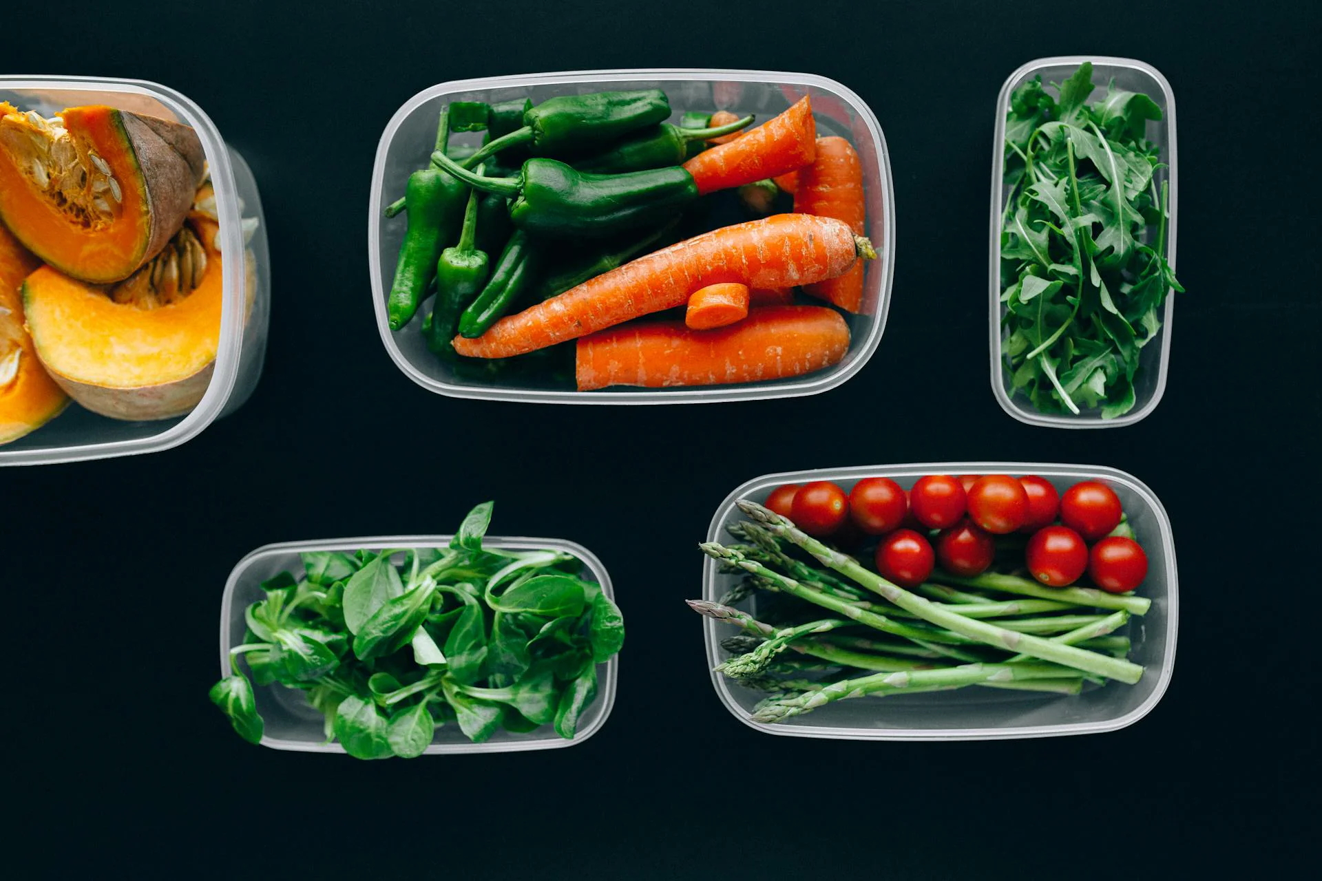 Vilka är de bästa metoderna för att förvara bakverk i en engångsbakelse i plast för att förhindra att de blir blöta eller skadade?